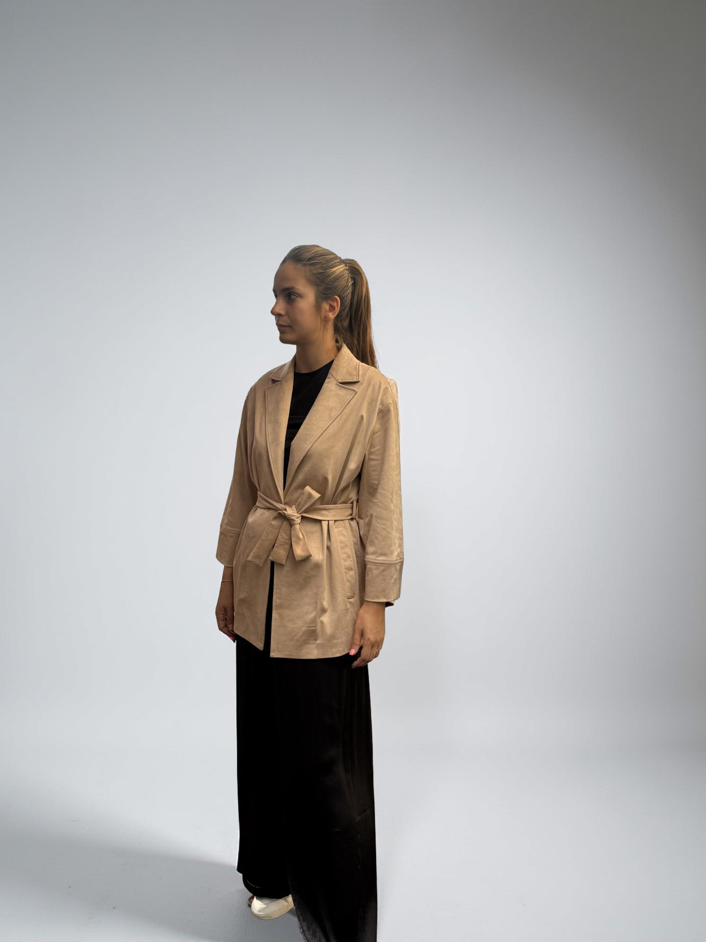 TRENCH CORTO BEIGE